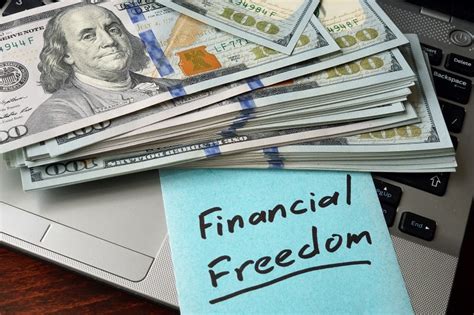  「Financial Peace」: 心を揺さぶる経済的自由への道と、あたたかな家族の物語