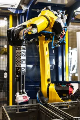  「Your Machine: How Robotics Will Reshape Our World」- 人類の未来を描き出す、機械の芸術！